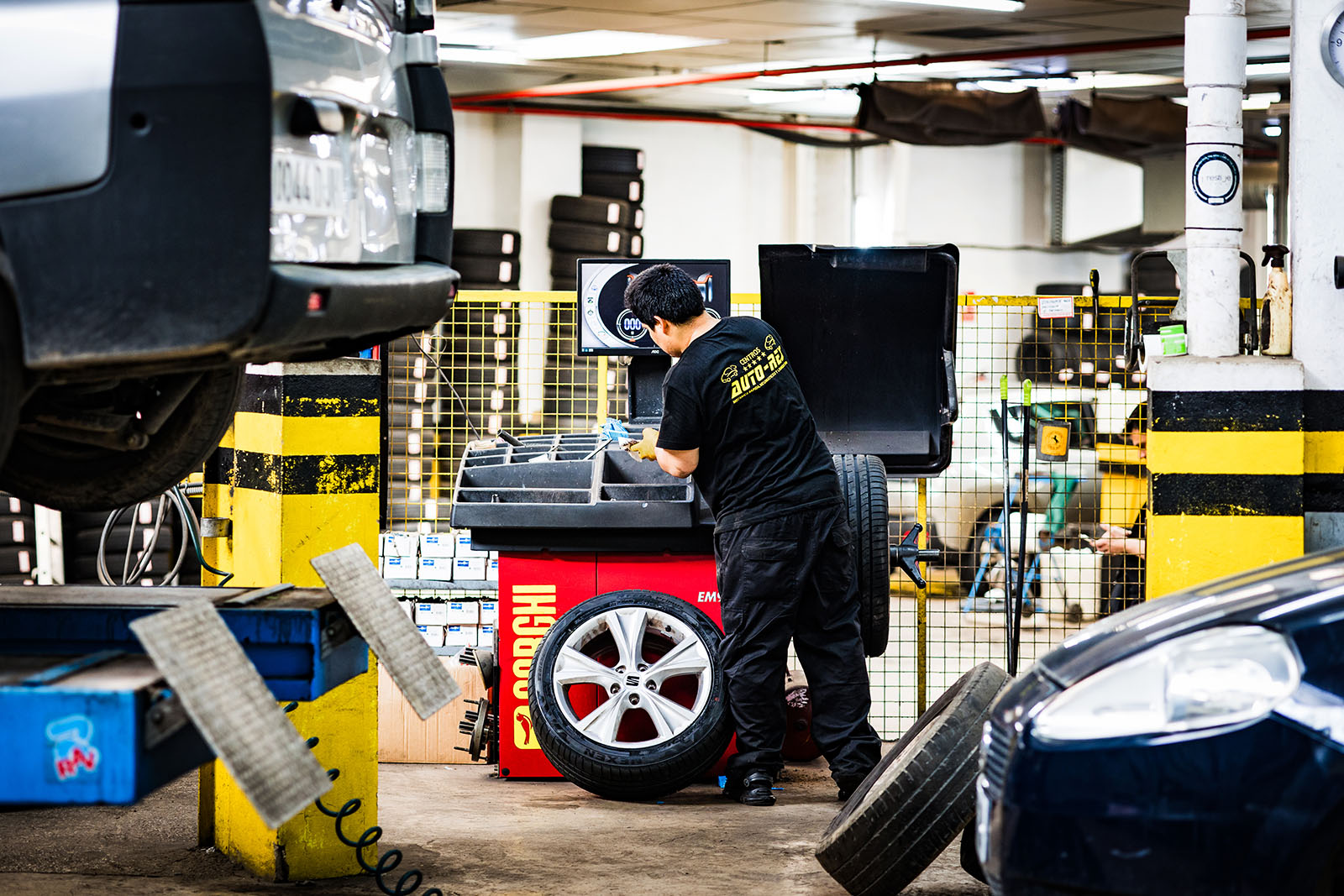 Revisión y equilibrado de ruedas en Auto-Rex